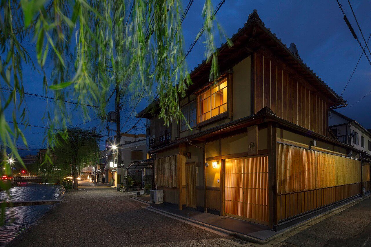 《京都旅行 一棟貸し町家宿をカップルで楽しむ》2人で旅する京都 おすすめ宿