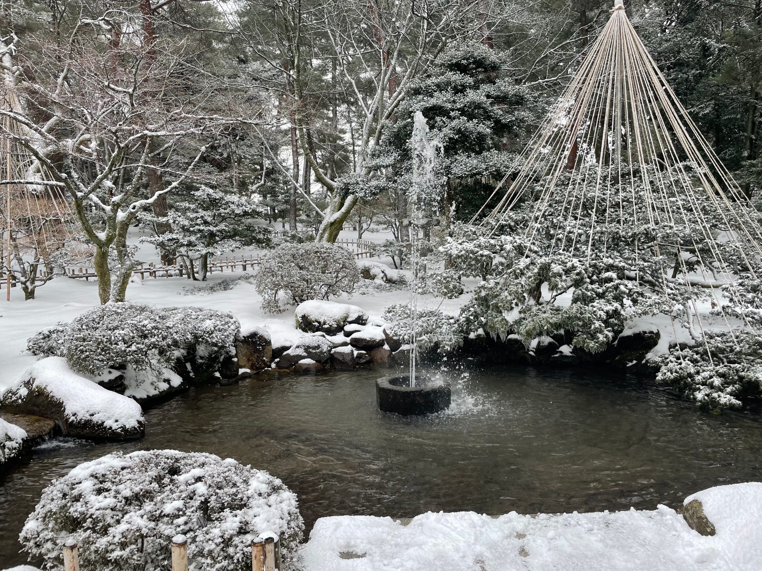 Kenrokuen Garden during winter season in Japan