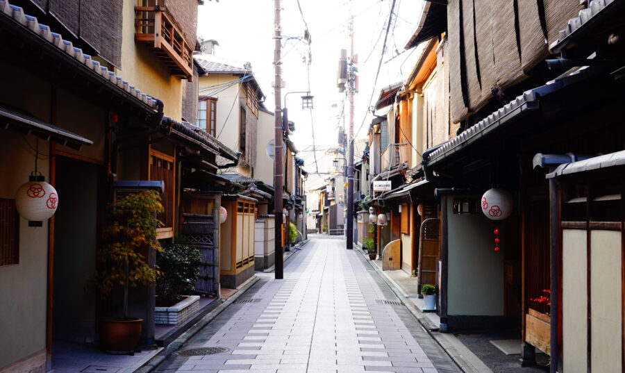 Historical Streets of Miyagawa-cho in Kyoto city