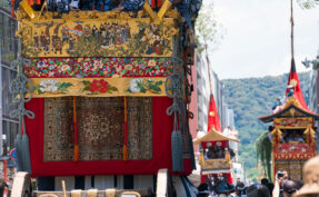 京都 祇園祭(後祭)の山鉾巡行 北観音山 The Yamahoko Parade at Gion Festival
