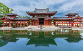 Byodo-in Hoodo temple and gardens in Uji, Kyoyo, Japan
