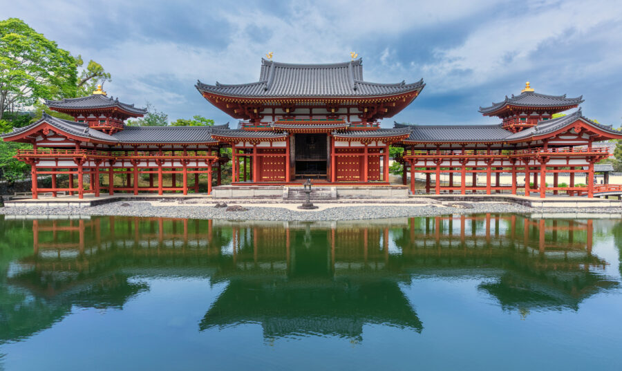 Byodo-in Hoodo temple and gardens in Uji, Kyoyo, Japan