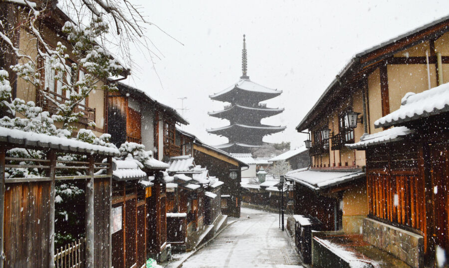 Snowy view of Yasaka Pagoda in Kyoto