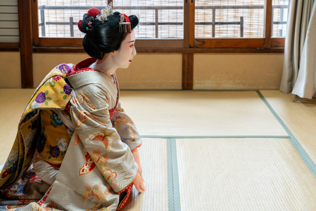 A traditional maiko performer