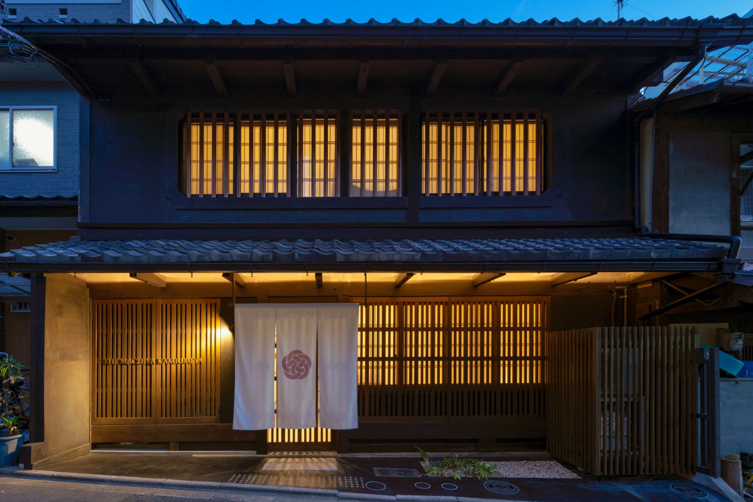 THE MACHIYA KAMIUMEYA