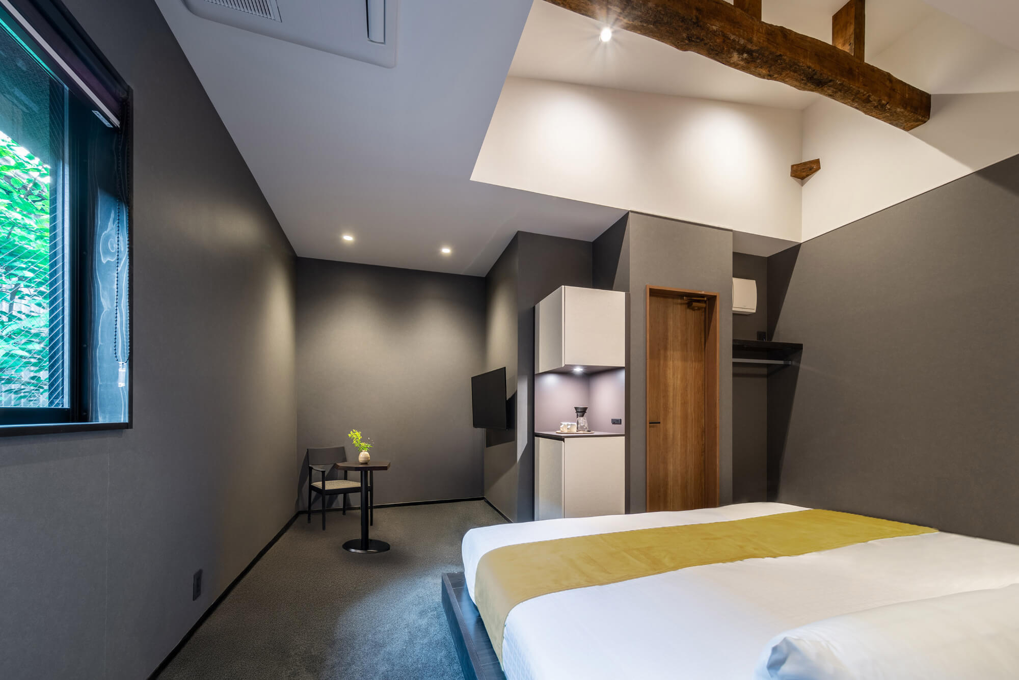 Adjoining Rooms (2 Side by Side Rooms)