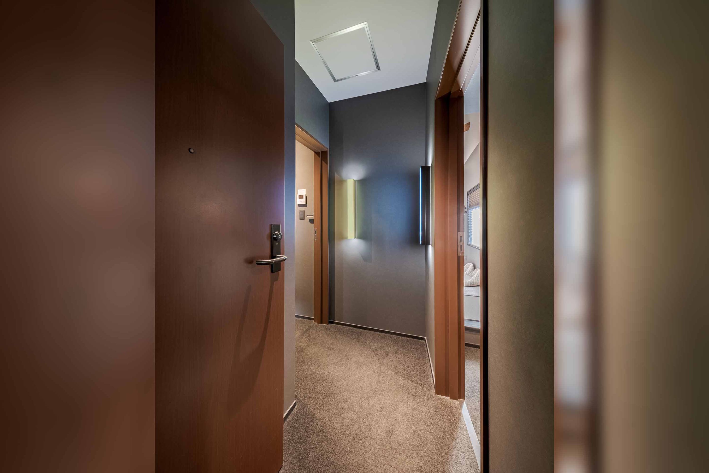 Adjoining Rooms (2 Side by Side Rooms)