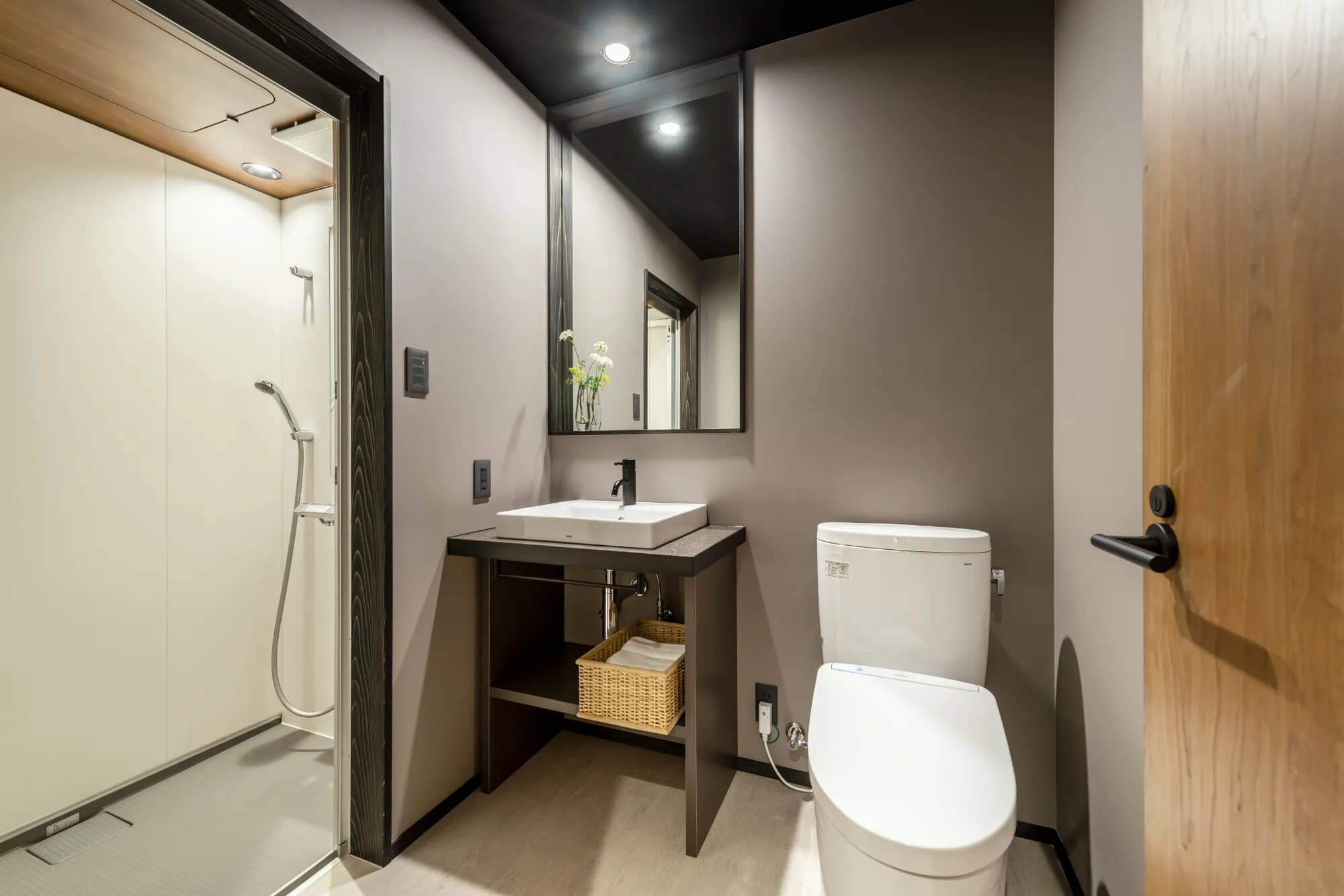 Adjoining Rooms (2 Side by Side Rooms)