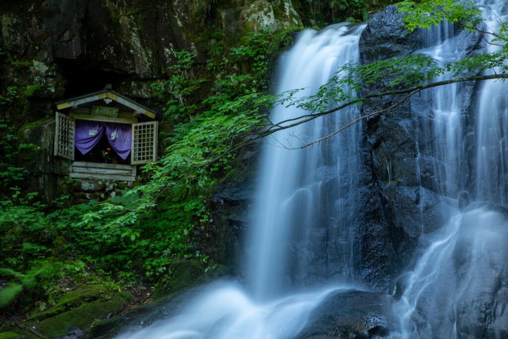 Utsue 48 Waterfalls Prefectural Park
